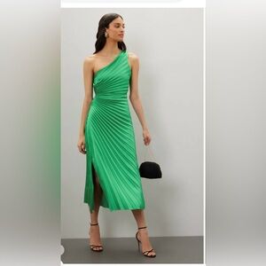 DELFI Collective Elegant Green One-Shoulder Leah Dress